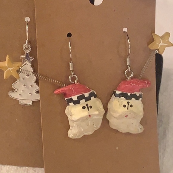 💐5/25 2 pair Christmas earrings Santa clause stars white trees dangle earrings - Picture 2 of 6